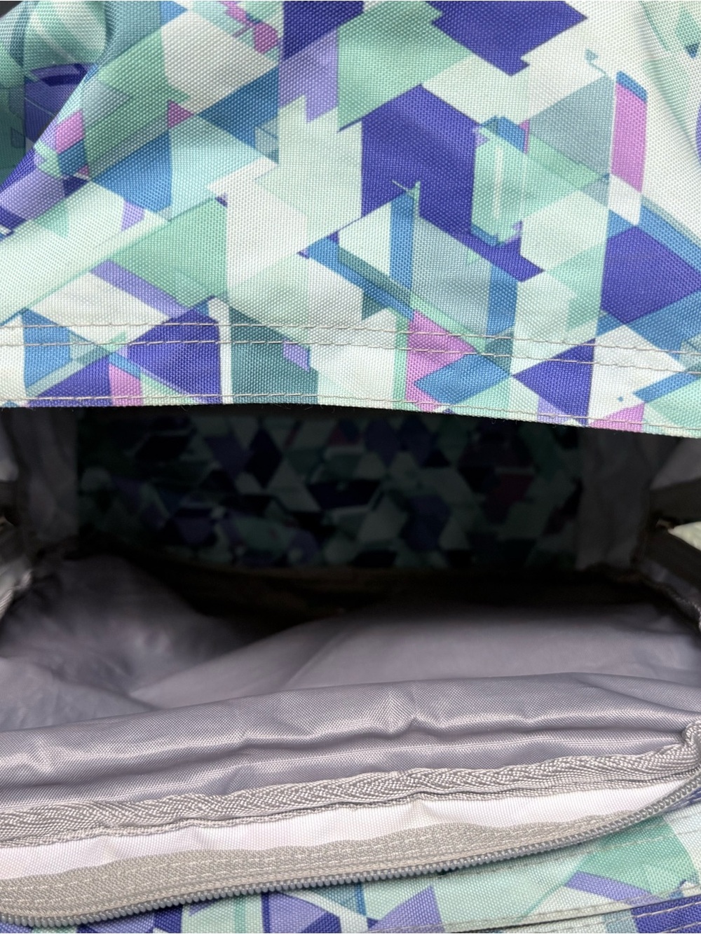 L.L.Bean Deluxe Backpack W/Mesh Pocket Zip- in pattern "Fresh Mint Prism" - Picture 7 of 13